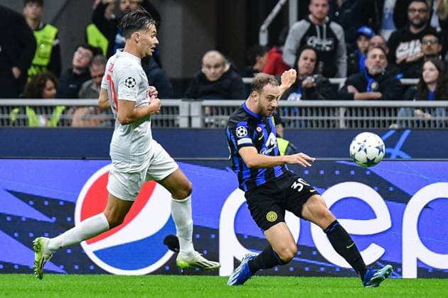 UEFA Champions League football match - Inter - FC Internazionale vs FC Salzburg Cross Carlos Augusto (Inter) - Inter-Salisburgo - UEFA Champions League during Inter - FC Internazionale vs FC Salzburg, UEFA Champions League football match in Milan, Italy, October 24 2023 Milan Italy  Copyright: xIPAxSport ABACAx BRIPASport20231025_153 IPAxSport ABACAx BRIPASport20231025_153