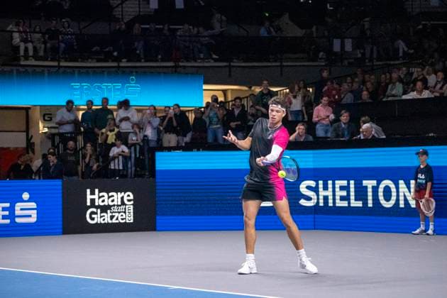 Wien, Österreich. 25 Oktober 2023. Ben Shelton (USA) spielt gegen Jannik Sinner (ITA) bei der ATP, Tennis Herren World Tour, Erste Bank Open in der Wiener Stadthalle. Bild zeigt Ben Shelton (USA)