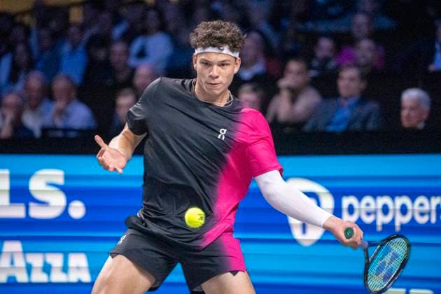 Wien, Österreich. 25 Oktober 2023. Ben Shelton (USA) spielt gegen Jannik Sinner (ITA) bei der ATP, Tennis Herren World Tour, Erste Bank Open in der Wiener Stadthalle. Bild zeigt Ben Shelton (USA)