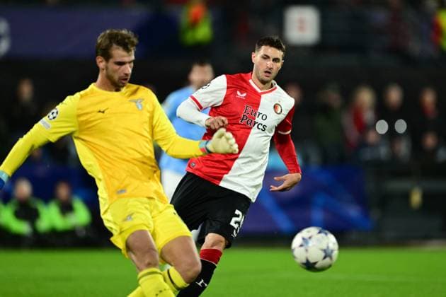 ROTTERDAM - Santiago Gimenez of Feyenoord during the UEFA Champions League group E match between Feyenoord and Lazio Roma at Feyenoord Stadion de Kuip on October 25, 2023 in Rotterdam, Netherlands. ANP OLAF KRAAK UEFA Champions League 2023 24 2023 2024 xVIxANPxSportx xxANPxIVx 482101047 originalFilename: 482101047.jpg