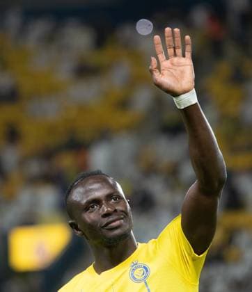 AFC Champions League 2023-24 MD3 Sadio Mane of Al-Nassr FC waves during the Match Day 3 of the AFC Champions League 2023-24 Group E between Al-Nassr FC (KSA) and Al Duhail SC (QAT) at Al Awwal Park on October 24, 2023 in Riyadh, Saudi Arabia. Riyadh Al Awwal Park Saudi Arabia  Copyright: xVictorxFrailex 2023.10.24_PSI03253.GS.MD3_VFR_4038