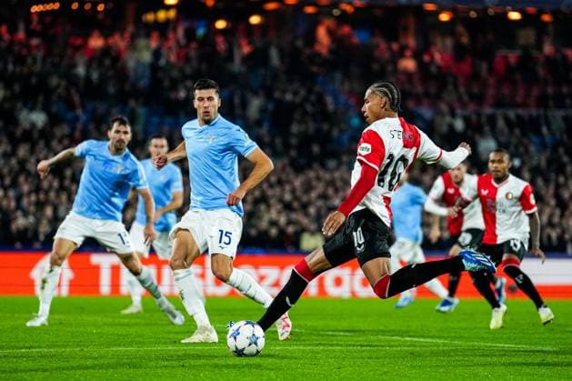 UEFA Champions League: Feyenoord v SS Lazio Rotterdam - Calvin Stengs of Feyenoord during the 3rd leg of the UEFA Champions League group stage between Feyenoord v SS Lazio at Stadion Feijenoord De Kuip on 25 October 2023 in Rotterdam, The Netherlands. Copyright: xTomxBodex