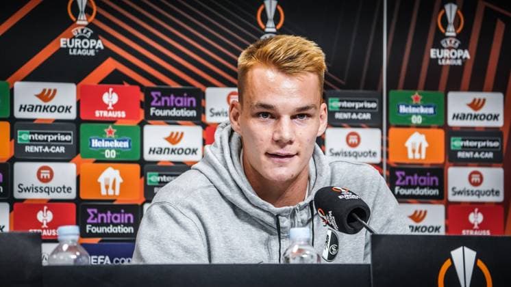 25.10.2023; Topola, Serbien, Europa - Pressekonferenz des SC Freiburg vor dem Spiel gegen TSC Backa Topola mit Cheftrainer Christian Streich und Philipp Lienhart ( 3 SC Freiburg ) - UEFA Europa League - 2023 2024 - TSC Arena Backa Topola