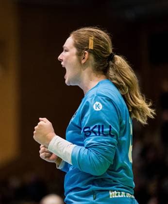 231025 Hallbys malvakt Christina Lövgren Hallberg jublar under handbollsmatchen i Handbollsligan dam mellan H65 Höör och Hallby den 25 oktober 2023 i Höör. Copyright: PETTERxARVIDSON BB231025PA042