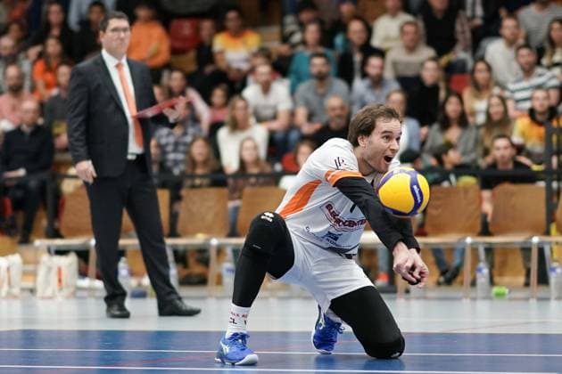 Volleyball, CEV Challenge Cup 25.10.2023, Volleyball, Centre Sportif Lorentzweiler, Bertrange, Luxemburg, CEV Challenge Cup, VC Lorentzweiler - (LUX) - Steaua Bukarest, Steaua Bukaresti (RO) vl: Tomas Pavelka (VC Lorentweiler 8)
