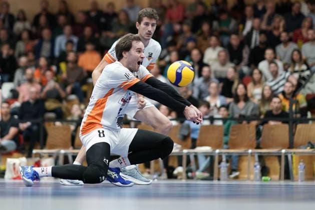 Volleyball, CEV Challenge Cup 25.10.2023, Volleyball, Centre Sportif Lorentzweiler, Bertrange, Luxemburg, CEV Challenge Cup, VC Lorentzweiler - (LUX) - Steaua Bukarest, Steaua Bukaresti (RO) vl: Tomas Pavelka (VC Lorentweiler 8)