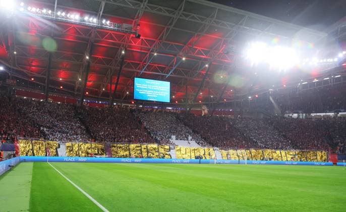 RB Leipzig - Roter Stern Belgrad Champions League Leipzig, 25.10.2023, Red Bull Arena, Fussball , UEFA Champions League, Gruppe G , 3. Spieltag, RB Leipzig vs. Roter Stern Belgrad , Im Bild: Fans von RB Leipzig. , Foto nur zur redaktionellen Nutzung bestimmt! . , UEFA regulations prohibit any use of photographs as image sequences and or quasi-video ,