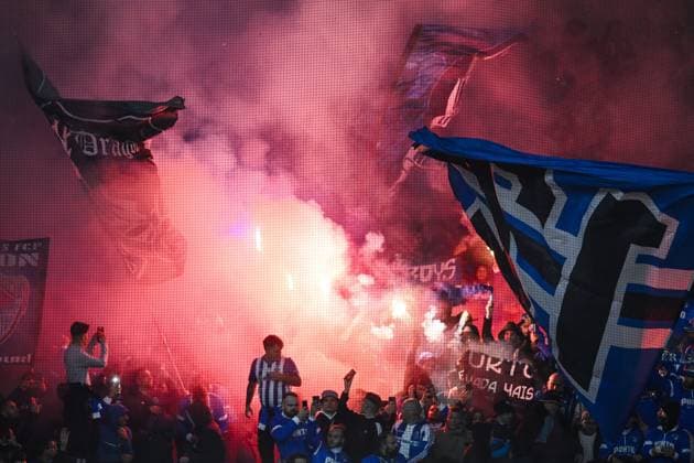 Sport Bilder des Tages Porto s supporters pictured before a soccer game between Belgian Royal Antwerp FC and Portuguese FC Porto, Wednesday 25 October 2023 in Antwerp, on day three of the Champions League group stage, in the group H. TOM GOYVAERTS TomxGoyvaerts  x78522097x
