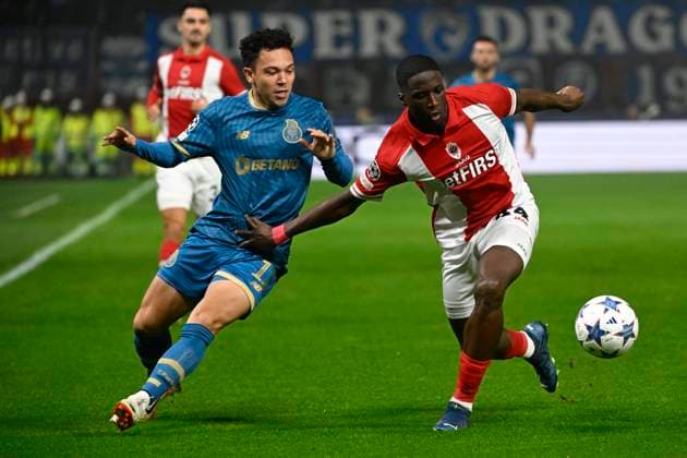 Royal Antwerp FC v FC Porto - UEFA Champions League DEURNE, BELGIUM - OCTOBER 25 : Pepe forward of Porto and Coulibaly Soumaila defender of Antwerp FC during the UEFA Champions League group H match between Royal Antwerp FC and FC Porto on October 25, 2023 in Deurne, Belgium, 25 10 2023 Deurne Belgium  Copyright: xPeterxDexVoechtx