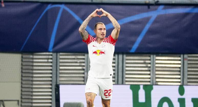 Sport Bilder des Tages RB Leipzig - Roter Stern Belgrad Champions League Leipzig, 25.10.2023, Red Bull Arena, Fussball , UEFA Champions League, Gruppe G , 3. Spieltag, RB Leipzig vs. Roter Stern Belgrad , Im Bild: Tor für RB Leipzig. David Raum (22, RB Leipzig) trifft zum 1:0 und jubelt. , Foto nur zur redaktionellen Nutzung bestimmt! . , UEFA regulations prohibit any use of photographs as image sequences and or quasi-video ,