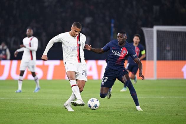 Malick Thiaw ( 28 - Milan ) - Randal Kolo Muani ( 23 - PSG ) - FOOTBALL : Paris Saint Germain vs Milan - Ligue des Champions - 25 10 2023 FedericoPestellini Panoramic 