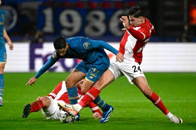 Royal Antwerp FC v FC Porto - UEFA Champions League DEURNE, BELGIUM - OCTOBER 25 : Alan Varela midfielders of Porto and Ekkelenkamp Jurgen midfielder of Antwerp FC during the UEFA Champions League group H match between Royal Antwerp FC and FC Porto on October 25, 2023 in Deurne, Belgium, 25 10 2023 Deurne Belgium  Copyright: xPeterxDexVoechtx