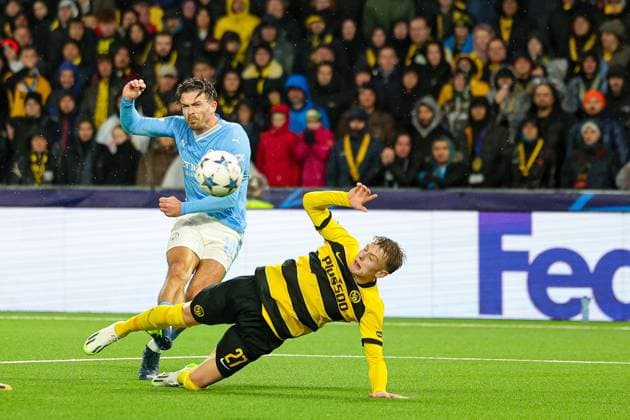 BSC Young Boys v Manchester City Champions League 25 10 2023. Jack Grealish (10) of Manchester City shoots towards the goal during the Champions League match between BSC Young Boys and Manchester City at Stade de Suisse, Wankdorf, Switzerland on 25 October 2023. Editorial use only , Copyright: xNigelxKeenex PSI-18264-0015