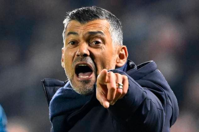 Sport Themen der Woche KW43 Sport Bilder des Tages Royal Antwerp FC v FC Porto - UEFA Champions League DEURNE, BELGIUM - OCTOBER 25 : Conceicao Sergio head coach of Porto during the UEFA Champions League group H match between Royal Antwerp FC and FC Porto on October 25, 2023 in Deurne, Belgium, 25 10 2023 Deurne Belgium  Copyright: xVincentxKalutx