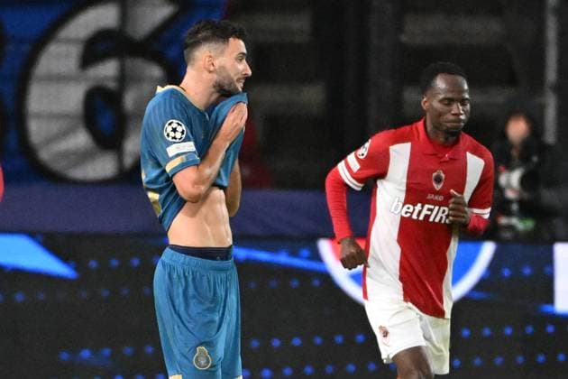 231025 Royal Antwerp FC vs FC Porto Joao Mario of FC Porto looks dejected after Alhassan Yusuf of Antwerp scores the 1-0 goal during a football game between Royal Antwerp FC and FC Porto on day 3 in Group H of the UEFA Champions League season 2023-2024 competition on October 25, 2023 in Antwerp, Belgium. (Photo by Maarten Straetemans Isosport) ANTWERP BELGIUM  Copyright: xx 412681