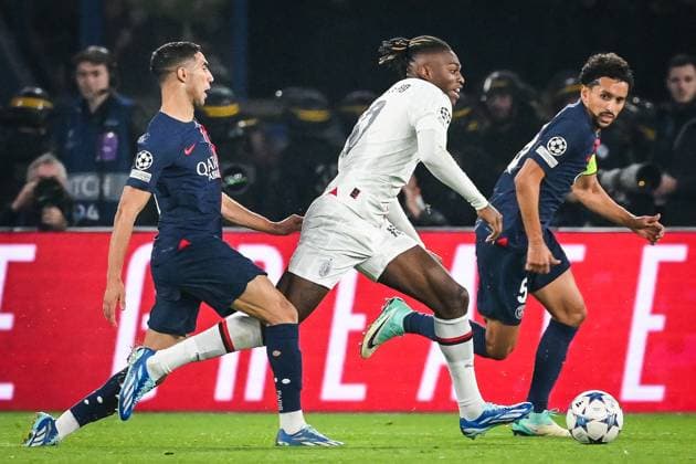 October 25, 2023, Paris, France, France: Achraf HAKIMI of PSG, Rafael LEAO of AC Milan and MARQUINHOS of PSG during the UEFA Champions League group F match between Paris Saint-Germain and AC Milan at Parc des Princes Stadium on October 25, 2023 in Paris, France. Paris France - ZUMAm308 20231025_zsp_m308_002 Copyright: xMatthieuxMirvillex