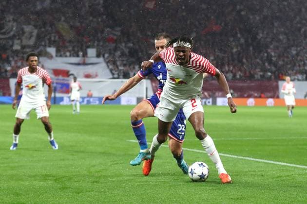 Champions League: RB Leipzig vs. Roter Stern Belgrad, 25.10.23 Mohamed Simakan (2, RB Leipzig). Fussball, UEFA Champions League, Saison 2023 2024: RB Leipzig vs. Roter Stern Belgrad am 25.10.23 in der Red Bull Arena, Leipzig. Copyright: xBEAUTIFULxSPORTS JanxKaeferx