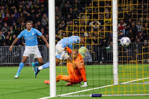 BSC Young Boys v Manchester City Champions League 25 10 2023. Goal 0-1 Manuel Akanji (25) of Manchester City scores a goal during the Champions League match between BSC Young Boys and Manchester City at Stade de Suisse, Wankdorf, Switzerland on 25 October 2023. Editorial use only , Copyright: xNigelxKeenex PSI-18264-0018