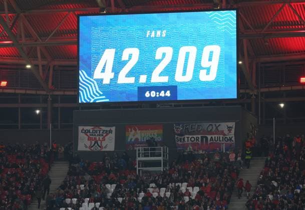 RB Leipzig - Roter Stern Belgrad Champions League Leipzig, 25.10.2023, Red Bull Arena, Fussball , UEFA Champions League, Gruppe G , 3. Spieltag, RB Leipzig vs. Roter Stern Belgrad , Im Bild: Die Zuschauerzahl des Spieles an der Anzeigetafel. , Foto nur zur redaktionellen Nutzung bestimmt! . , UEFA regulations prohibit any use of photographs as image sequences and or quasi-video ,