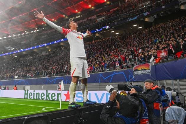 Sport Bilder des Tages Fussball, Herren, Saison 2023 2024, UEFA Champions League (Gruppe G, 3. Spieltag), RB Leipzig - FK Roter Stern Belgrad, v. l. Xavi Simons (RB Leipzig) Torjubel, jubelt nach dem Tor zum 2:0, 25.10. 2023, Copyright: xSebastianxRäppold MatthiasxKochx