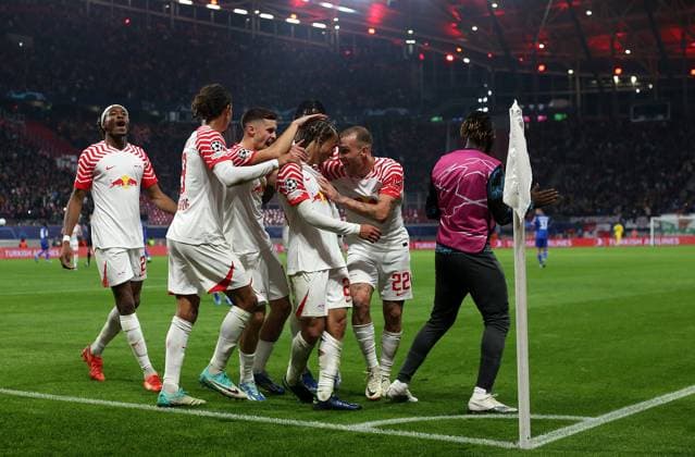 25.10.2023, Fussball UEFA Champions League 2023 2024, Gruppe G, 3.Spieltag, RB Leipzig - FK Roter Stern Belgrad, in der Red Bull Arena Leipzig. Jubel RB Leipzig zum Tor zum 2:0, Torschütze Xavi Simons (RB Leipzig)