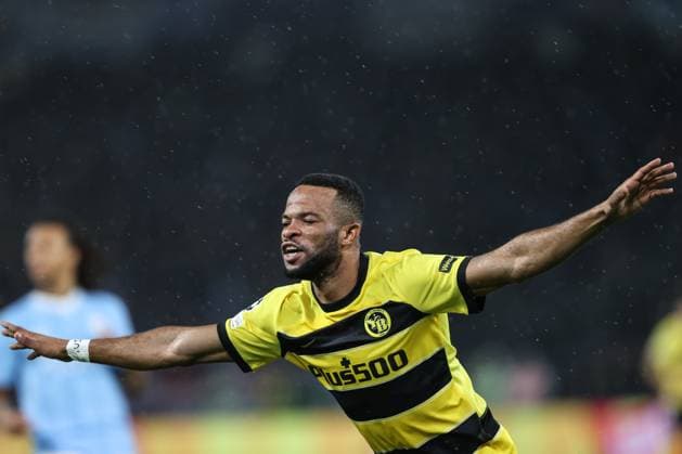 BERN, SWITZERLAND - OCTOBER 25: Meschack Elia of Young Boys celebrates his goal during the UEFA Champions League Group Stage match between BSC Young Boys and Manchester City at Stadion Wankdorf on October 25, 2023 in Bern, Switzerland. Bern Stadion Wankdorf Bern Switzerland Copyright: xJustPictures.ch LuigixRizzox jp-en-EuSpIm-AN0I7708 20230921