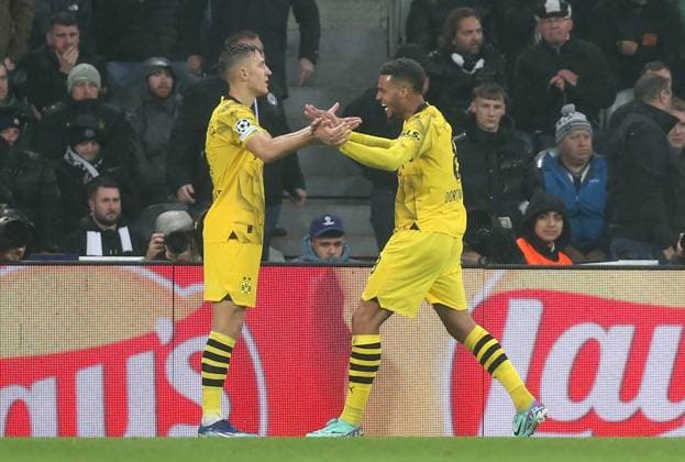 . - Newcastle United v Borussia Dortmund, UEFA Champions League, Group F, St James™s Park Stadium, Newcastle, UK. - 25th October 2023. GOAL 1-0, Felix Nmecha of Borussia Dortmund goal celebration. - Newcastle United v Borussia Dortmund, UEFA Champions League, Group F, St James™s Park Stadium, Newcastle, UK. - 25th October 2023. Newcastle St James™s Park Stadium UK Copyright: xDanxWeirx CP_Newcastle_United_Dortmund_21