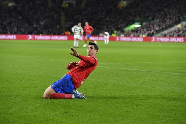 Sport Bilder des Tages Celtic v Atletico Madrid UEFA Champions League Alvaro Morata of Atletico Madrid celebrates his sides goal during the UEFA Champions League Group E match at Celtic Park, Glasgow Copyright: xJamiexJohnstonx FIL-19153-0147 UK Newspapers OUT