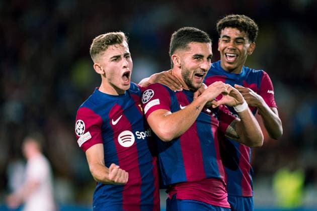 (231026) -- BARCELONA, Oct. 26, 2023 -- Ferran Torres (C) celebrates scoring with teammates Fermin Lopez (L) and Lamine Yamal during the UEFA Champions League Group H match between FC Barcelona, Barca and Shakhtar Donetsk, in Barcelona, Spain, Oct. 25, 2023. (Photo by Xinhua) (SP)SPAIN-BARCELONA-FOOTBALL-UEFA CHAMPIONS LEAGUE-BARCELONA VS SHAKHTAR DONETSK JoanxGosa 