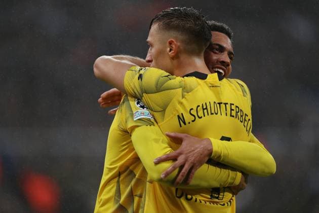 Newcastle United FC v Borussia Dortmund: Group F - UEFA Champions League 2023 24 Borussia Dortmund s Felix Nmecha celebrates with Nico Schlotterbeck after scoring their first goal during the UEFA Champions League Group F match between Newcastle United and Borussia Dortmund at St. James s Park, Newcastle on Wednesday 25th October 2023. Newcastle Tyne and Wear United Kingdom  Copyright: xMIxNewsx originalFilename:fletcher-newcastl231025_npYaH.jpg