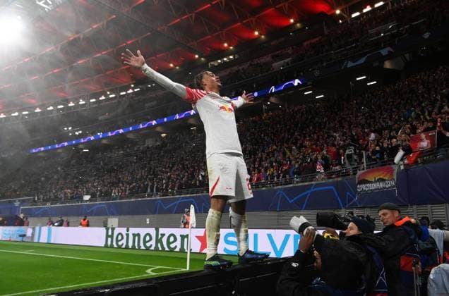 Fussball, Herren, Saison 2023 2024, UEFA Champions League (Gruppe G, 3. Spieltag), RB Leipzig - FK Roter Stern Belgrad, Xavi Simons (RB Leipzig), Jubel nach Tor zum 2:0, 25.10. 2023, Copyright: xSebastianxRäppold MatthiasxKochx