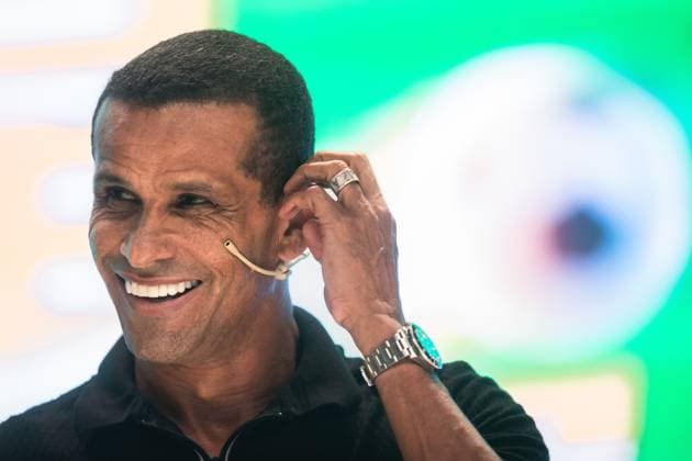 Sport Themen der Woche KW43 Sport Bilder des Tages (231026) -- DAYE, Oct. 26, 2023 -- Brazilian football legend Rivaldo attends an event for 2023 World Super Footballer Games in Daye, central China s Hubei Province, Oct. 26, 2023. ) (SP)CHINA-DAYE-FOOTBALL-RIVALDO(CN) XiaoxYijiu 