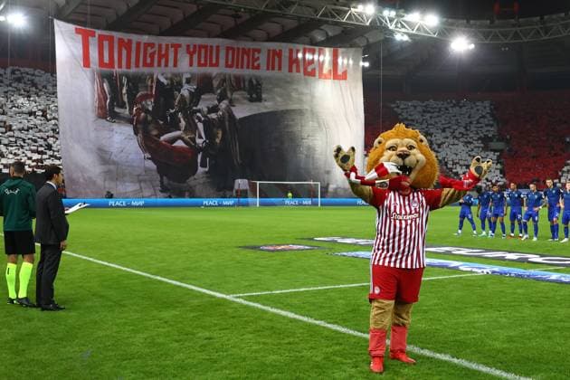 Olympiacos F.C. v West Ham United UEFA Europa League Olympiacos F.C. supporters raise a huge banner during the UEFA Europa League Group A match at Karaiskakis Stadium, Piraeus Copyright: xYannisxHalasx FIL-19159-0038 UK Newspapers OUT