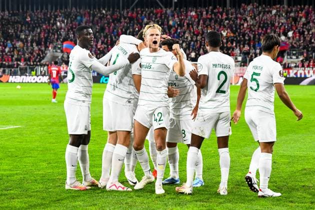 SOSNOWIEC, POLAND - OCTOBER 26: Morten Hjulmand (42) of Sporting CP celebrates with teammates during UEFA Europa League Matchday 3 group stage match between Rakow Czestochowa and Sporting CP at Zaglebiowski Park Sportowy on October 26, 2023 in Sosnowiec, Rakow Czestochowa v Sporting CP Copyright: xMateuszxSobczakx