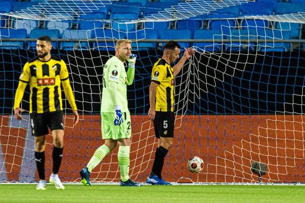 231026 Peter Abrahamsson and Even Hovland of Häcken looks dejected after 3-1 during the UEFA Europa League football match between Molde and Häcken on October 26, 2023 in Molde. Photo: Marius Simensen BILDBYRAN Cop 238 bbeng depp football fotball fotboll häcken molde uefa uefa europa league Copyright: MARIUSxSIMENSEN BB231026BB608