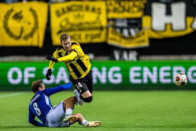 231026 Fredrik Gulbrandsen of Molde and Simon Gustafson of Häcken during the UEFA Europa League football match between Molde and Häcken on October 26, 2023 in Molde. Photo: Marius Simensen BILDBYRAN Cop 238 bbeng football fotball fotboll häcken molde uefa uefa europa league Copyright: MARIUSxSIMENSEN BB231026BB674
