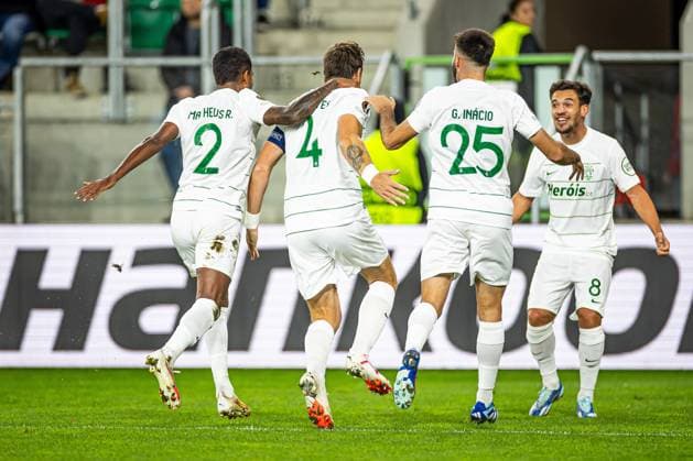 26.10.2023 SOSNOWIEC, ArcelorMittal Park, Zaglebiowski park sportowy, PILKA NOZNA (FOOTBALL), LIGA EUROPY UEFA, UEFA EUROPA LEAGUE , MECZ RAKOW CZESTOCHOWA - SPORTING CP NZ SEBASTIAN COATES BRAMKA RADOSC GOL GOAL FOTO LUKASZ SKWIOT CYFRASPORT NEWSPIX.PL --- Newspix.pl POLAND OUT!  20231026CSLS016