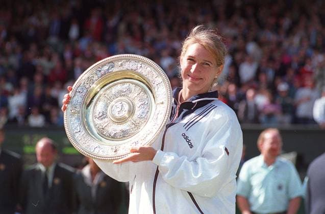 STEFFI GRAF German Tennis Player Holding the Winner s Plate (Ladies Final of the 1996 Wimbledon Championships) COMPULSORY CREDIT: UPPA Photoshot Photo UKWT 011734 D-19 06.07.1996 STEFFI GRAF German Tennis Player Holding the Winner s Plate (Ladies Final of the 1996 Wimbledon Championships) COMPULSORY CREDIT: Talking Photoshot Photo UKWT 011734 D-19 06.07.1996, Credit:Photoshot Avalon United Kingdom  Copyright: xPhotoshotx xAvalonx 0504194728