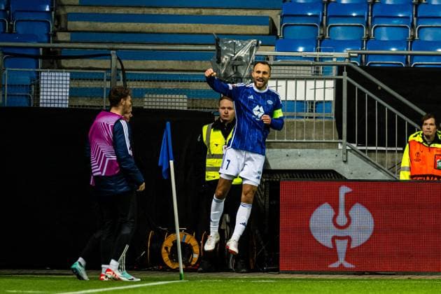 231026 Magnus Wolff Eikrem of Molde celebrates after scoring the 4-1 goal during the UEFA Europa League football match between Molde and Häcken on October 26, 2023 in Molde. Photo: Marius Simensen BILDBYRAN Cop 238 bbeng football fotball fotboll häcken jubel molde uefa uefa europa league Copyright: MARIUSxSIMENSEN BB231026BB889