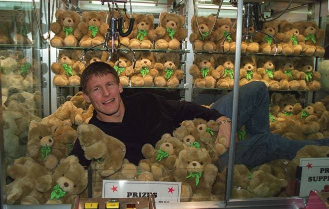 TEDDY SHERINGHAM Tottenham Hotspur FC and England International Footballer At the launch of the MacMillan Bear. MAC , an amusement arcade machine, will be sent around the country and the proceeds will go to the Cancer Relief Macmillan Fund. COMPULSORY TEDDY SHERINGHAM Tottenham Hotspur FC and England International Footballer At the launch of the MacMillan Bear. MAC , an amusement arcade machine, will be sent around the country and the proceeds will go to the Cancer Relief Macmillan Fund. COMPULSORY CREDIT: Talking Photoshot Photo UKWT 012582 A-10 21.01.1997, Credit:Photoshot Avalon United Kingdom  Copyright: xPhotoshotx xAvalonx 0504200056