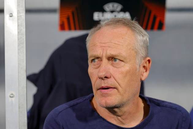 Serbia, Backa Topola, 26.10.2023, , TSC Backa Topola - SC Freiburg - UEFA Europa League 2023 2024 - Group A, Trainer Christian Streich (SC Freiburg) looks on Backa Topola