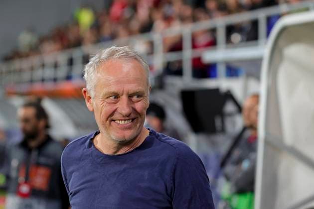 Serbia, Backa Topola, 26.10.2023, , TSC Backa Topola - SC Freiburg - UEFA Europa League 2023 2024 - Group A, Trainer Christian Streich (SC Freiburg) laughs Backa Topola