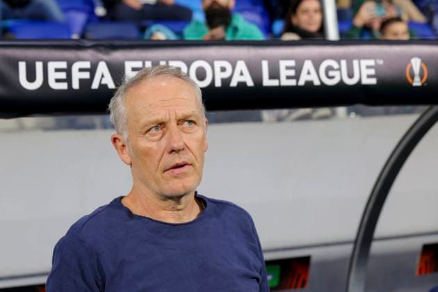 Serbia, Backa Topola, 26.10.2023, , TSC Backa Topola - SC Freiburg - UEFA Europa League 2023 2024 - Group A, Trainer Christian Streich (SC Freiburg) looks on Backa Topola