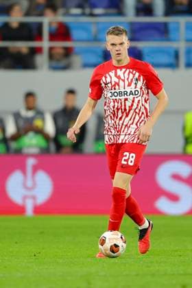 Serbia, Backa Topola, 26.10.2023, , TSC Backa Topola - SC Freiburg - UEFA Europa League 2023 2024 - Group A, Matthias Ginter (SC Freiburg) controls the ball Backa Topola