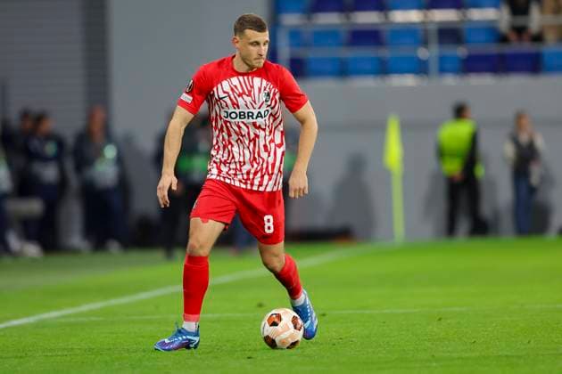 Serbia, Backa Topola, 26.10.2023, , TSC Backa Topola - SC Freiburg - UEFA Europa League 2023 2024 - Group A, Maximilian Eggestein (SC Freiburg) controls the ball Backa Topola