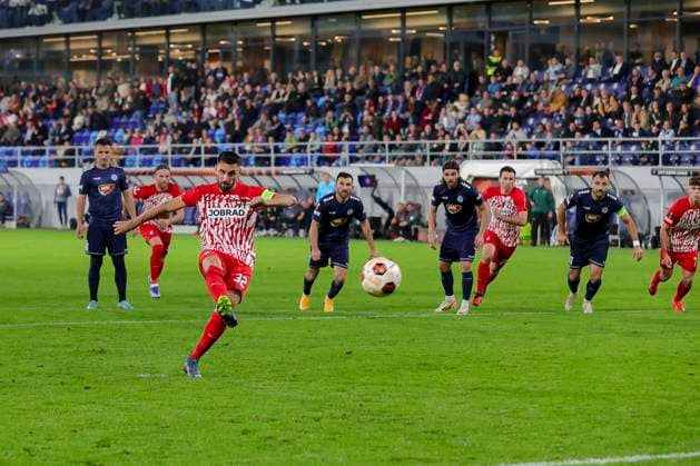 Serbia, Backa Topola, 26.10.2023, , TSC Backa Topola - SC Freiburg - UEFA Europa League 2023 2024 - Group A, Vincenzo Grifo (SC Freiburg) scores his team s first goal Backa Topola