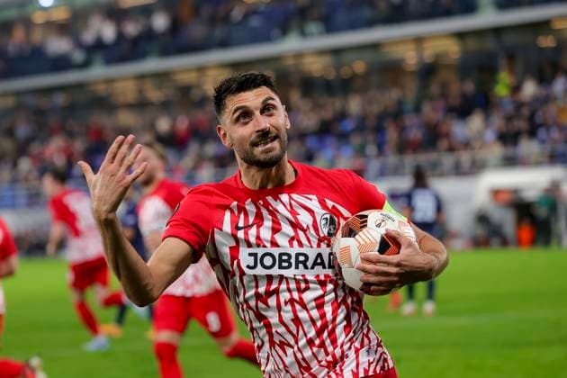 Sport Bilder des Tages Serbia, Backa Topola, 26.10.2023, , TSC Backa Topola - SC Freiburg - UEFA Europa League 2023 2024 - Group A, Vincenzo Grifo (SC Freiburg) celebrates after scoring his team s first goal Backa Topola