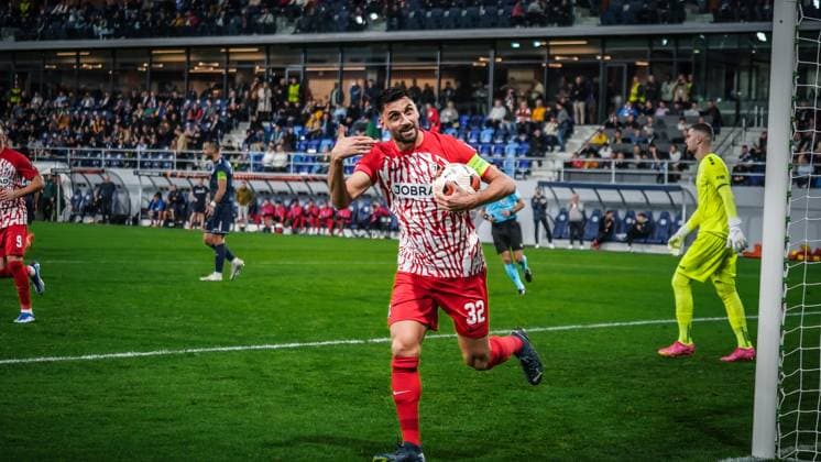 Tor durch Vincenzo Grifo ( 32 SC Freiburg ) 26.10.2023; Backa Topola, Serbien - FK TSC Backa Topola vs. SC Freiburg - UEFA EUROPA LEAGUE 2023 2024 TSC Arena Backa Topolya, Fussball, Herren