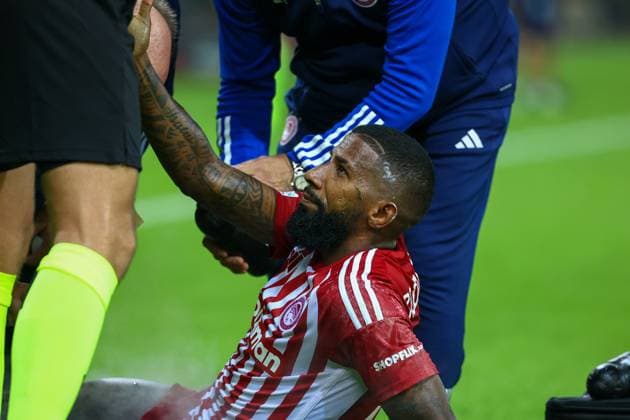 Olympiacos F.C. v West Ham United UEFA Europa League Rodinei of Olympiacos F.C. is injured during the UEFA Europa League Group A match at Karaiskakis Stadium, Piraeus Copyright: xYannisxHalasx FIL-19159-0082 UK Newspapers OUT