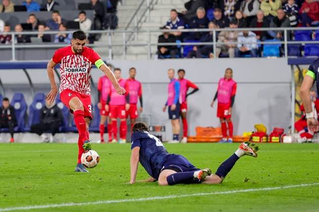 Serbia, Backa Topola, 26.10.2023, , TSC Backa Topola - SC Freiburg - UEFA Europa League 2023 2024 - Group A, Vincenzo Grifo (SC Freiburg) scores his team s third goal Backa Topola